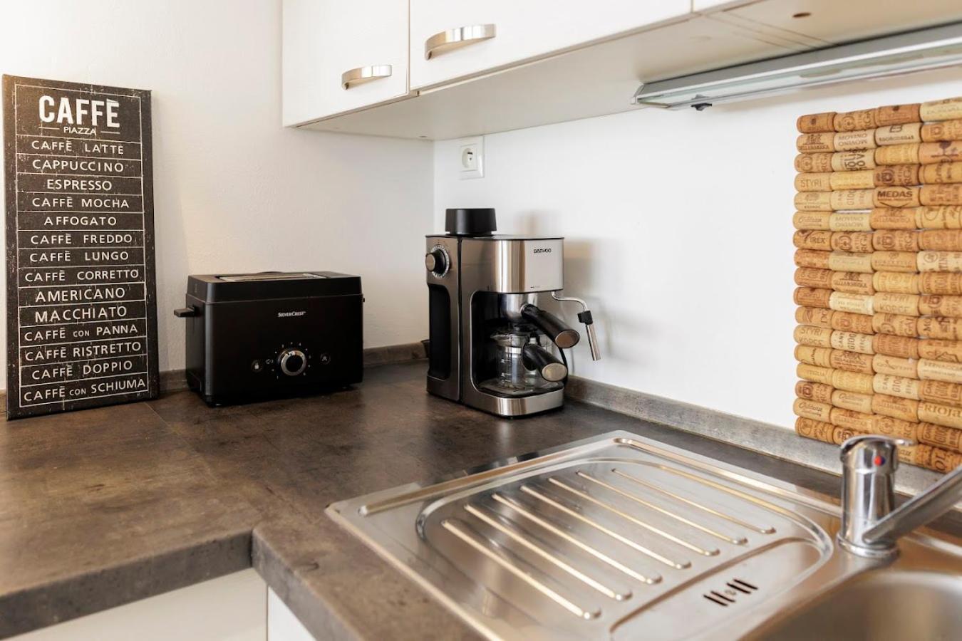 Vip Apartment In Old Town With Free Parking 布拉迪斯拉发 外观 照片