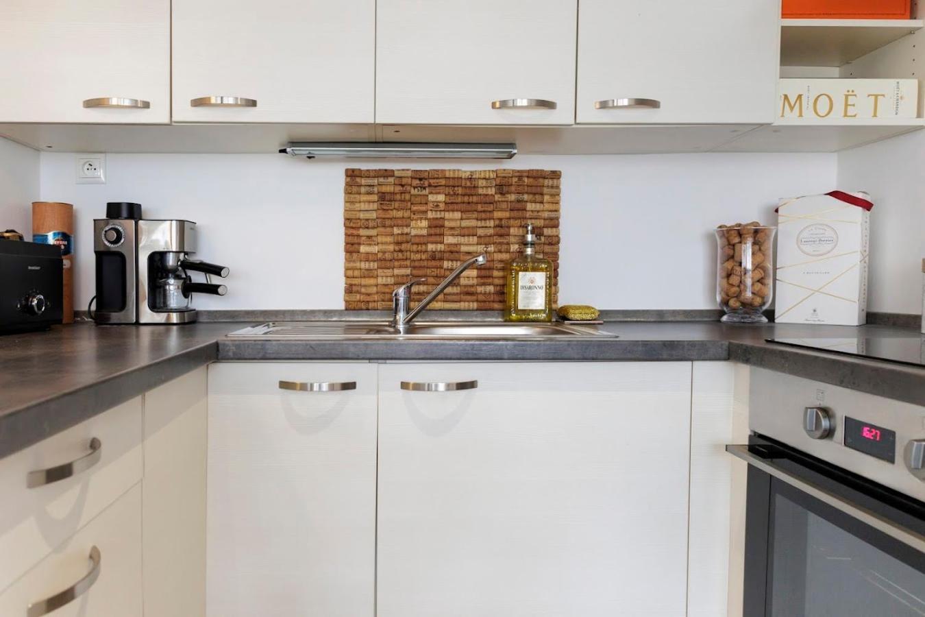 Vip Apartment In Old Town With Free Parking 布拉迪斯拉发 外观 照片